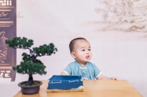 南县宝宝喊肚子疼怎么回事